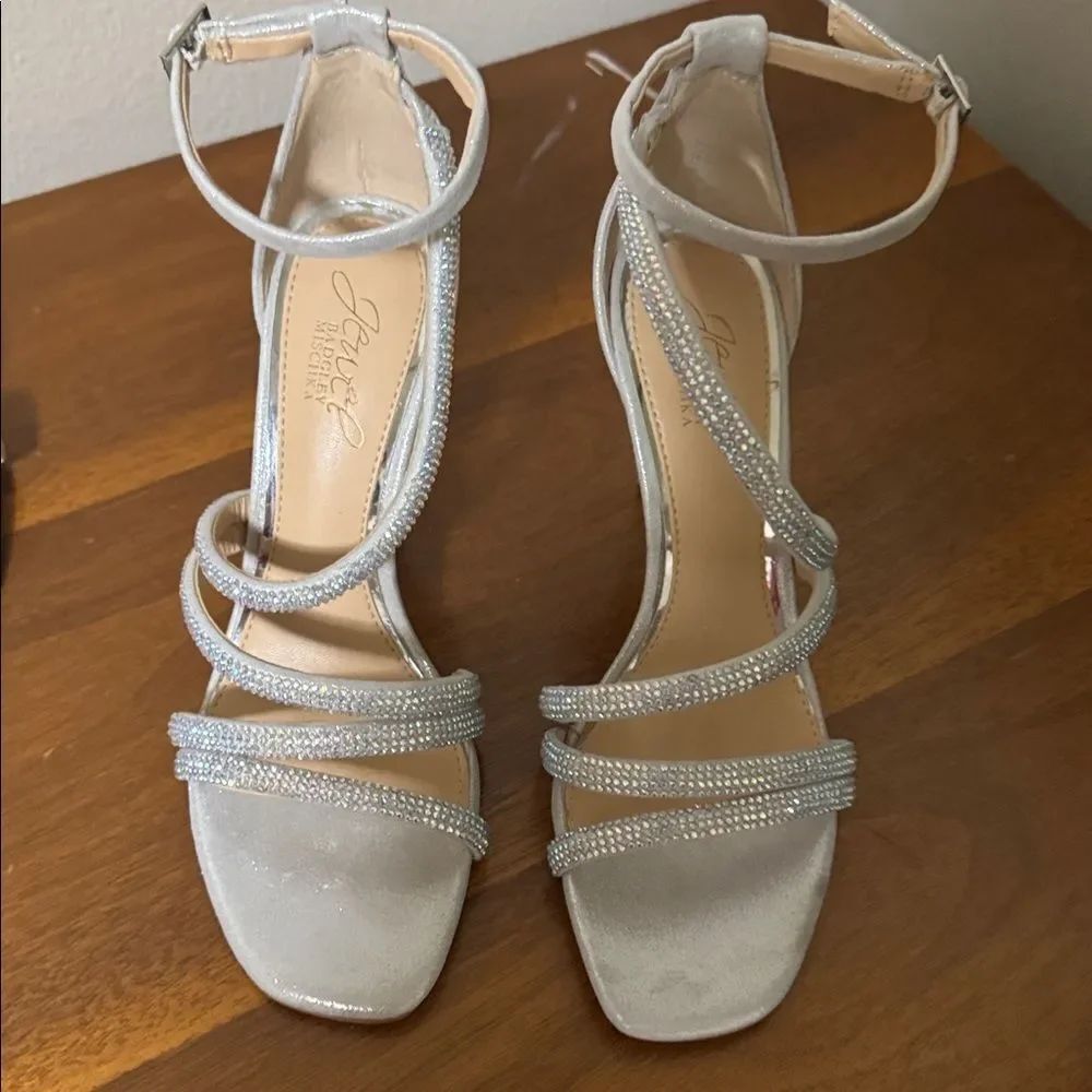 Jewel Bagley Mishka, silver Strappy High Heels. Like new!